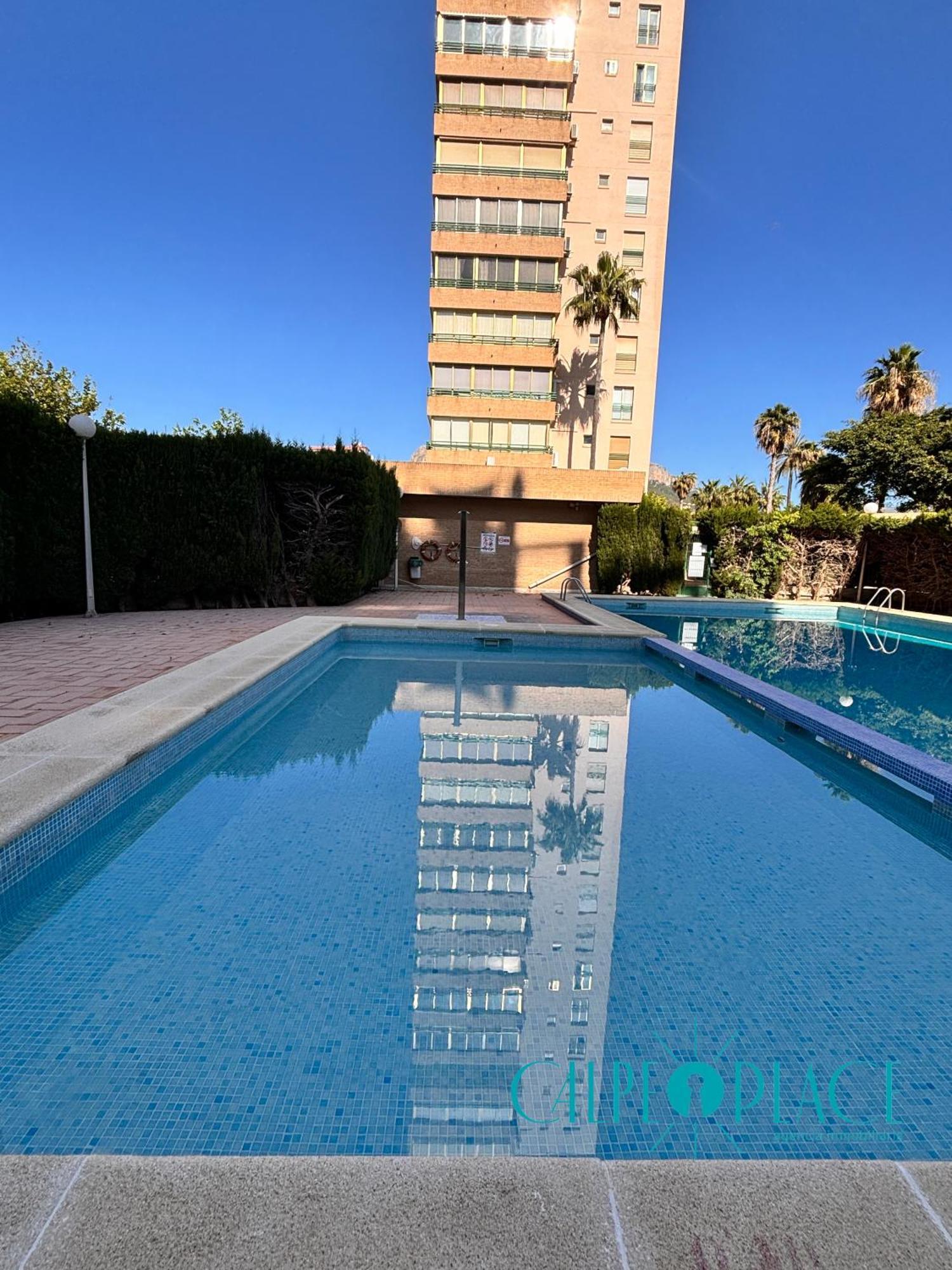 Iris Con Piscina